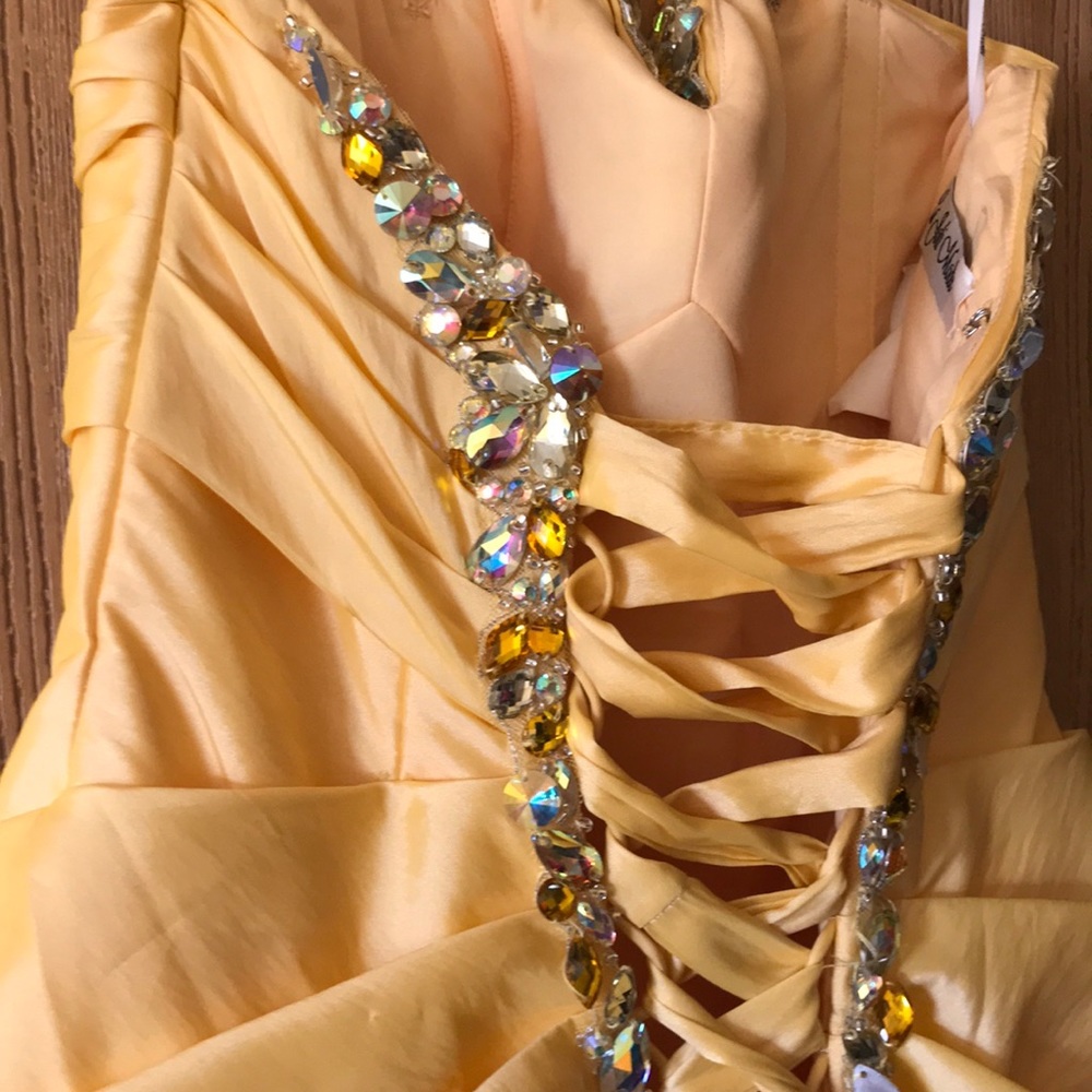 Prom dress - Picture 5 of 8